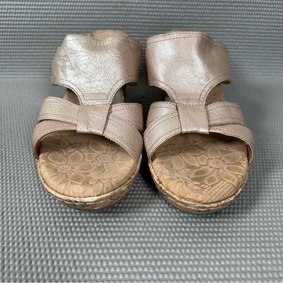 Strictly Comfort Pink Metallic Leather and Cork Sandals Women’s Sz 9 - Picture 3 of 6